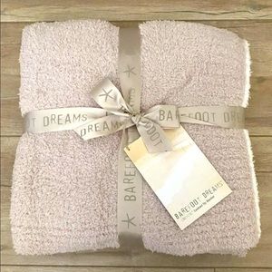 SALE Barefoot Dreams Cozy Chic Contrast Tip Throw